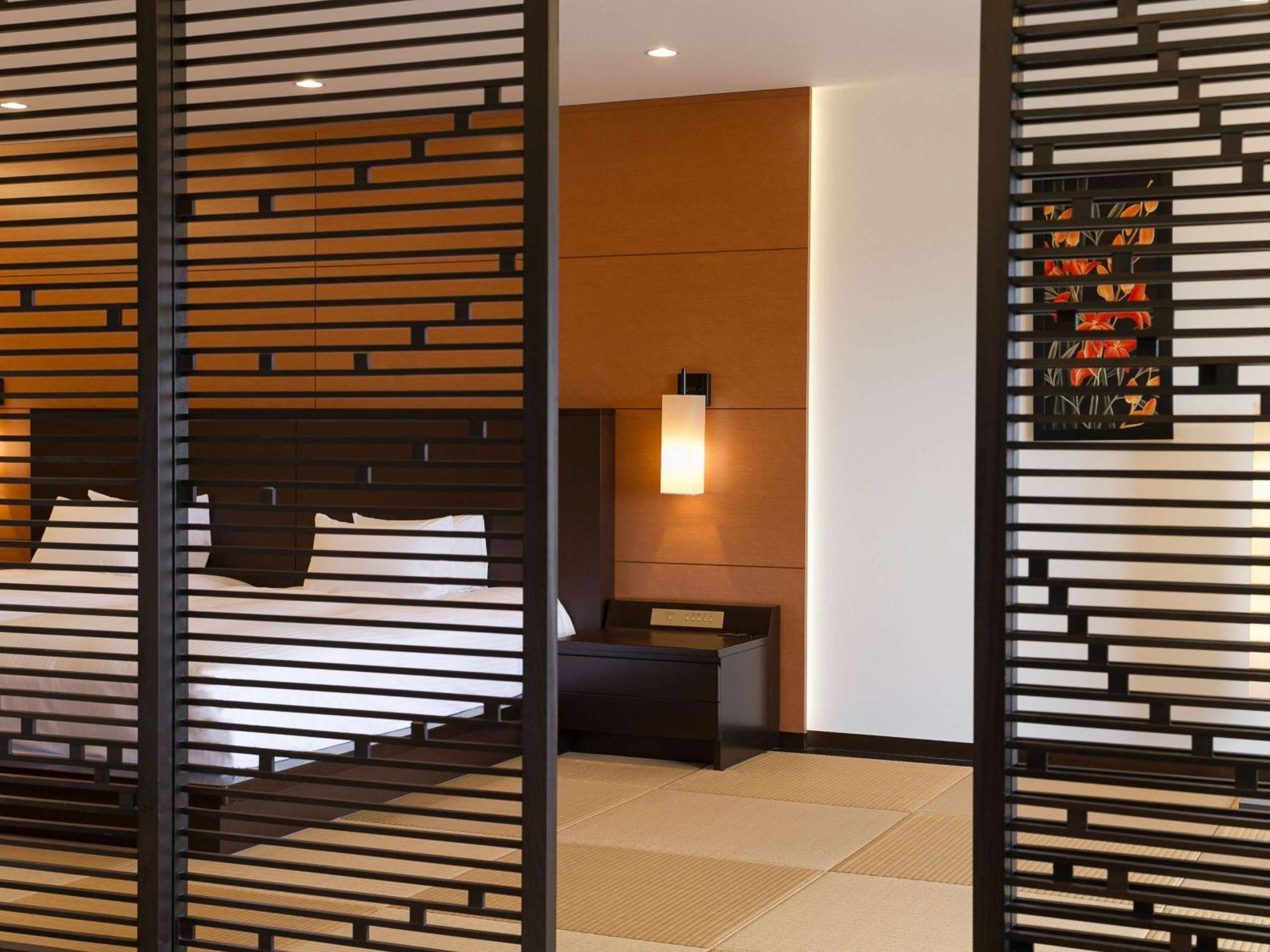 Grand Mercure Okinawa Cape Zanpa Resort Йомітан Екстер'єр фото