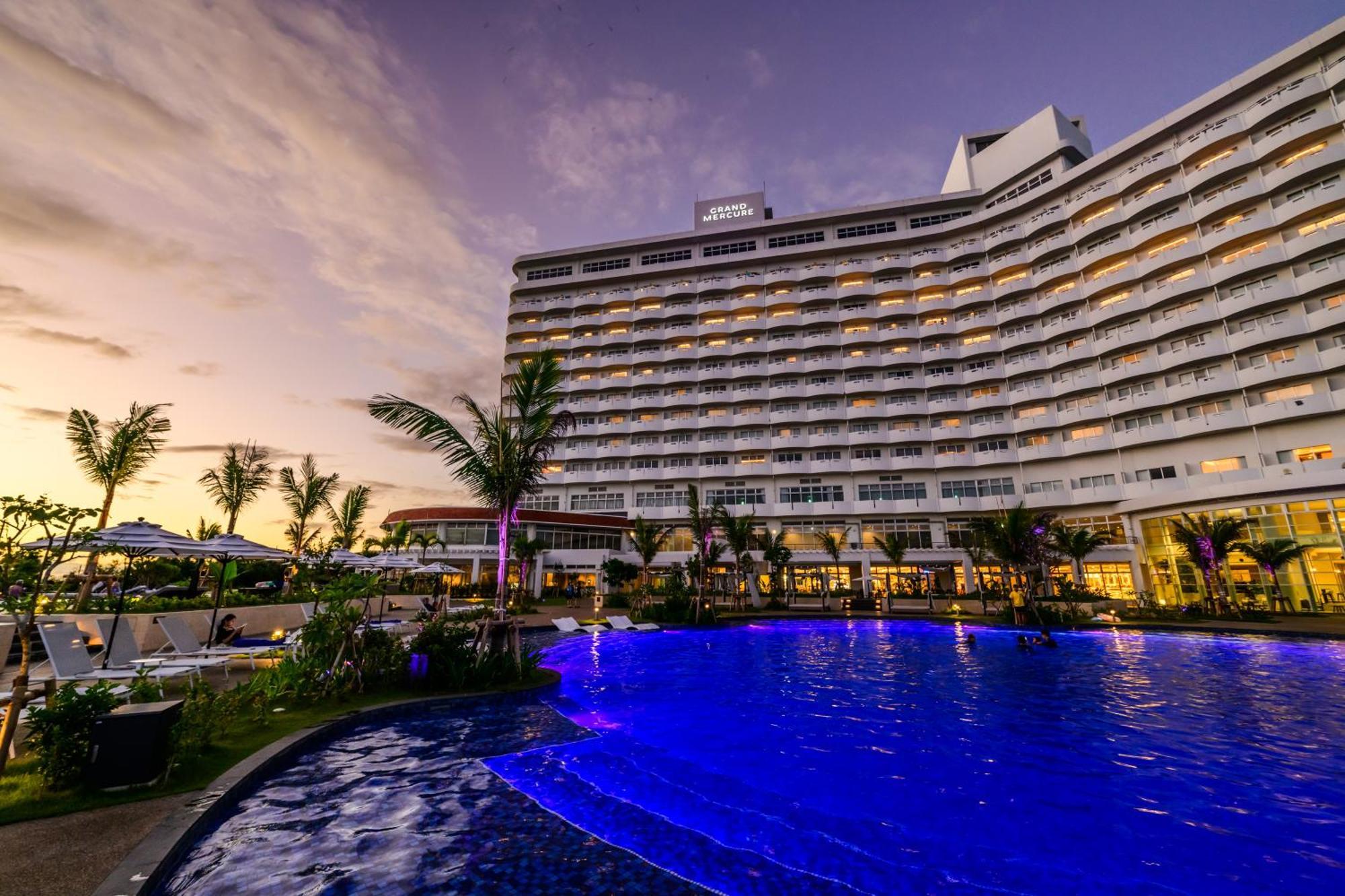 Grand Mercure Okinawa Cape Zanpa Resort Йомітан Екстер'єр фото