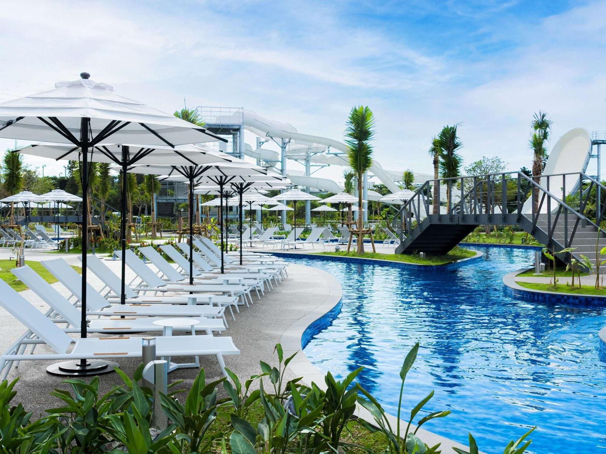 Grand Mercure Okinawa Cape Zanpa Resort Йомітан Екстер'єр фото